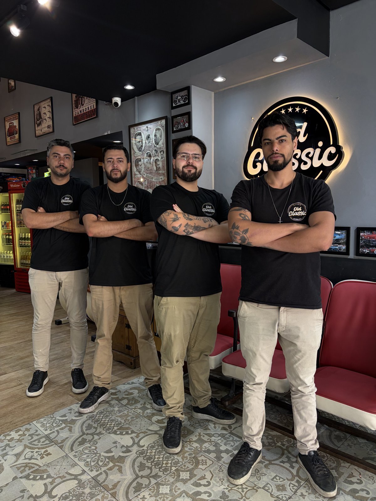 Equipe de barbeiros da Old Classic Barbearia